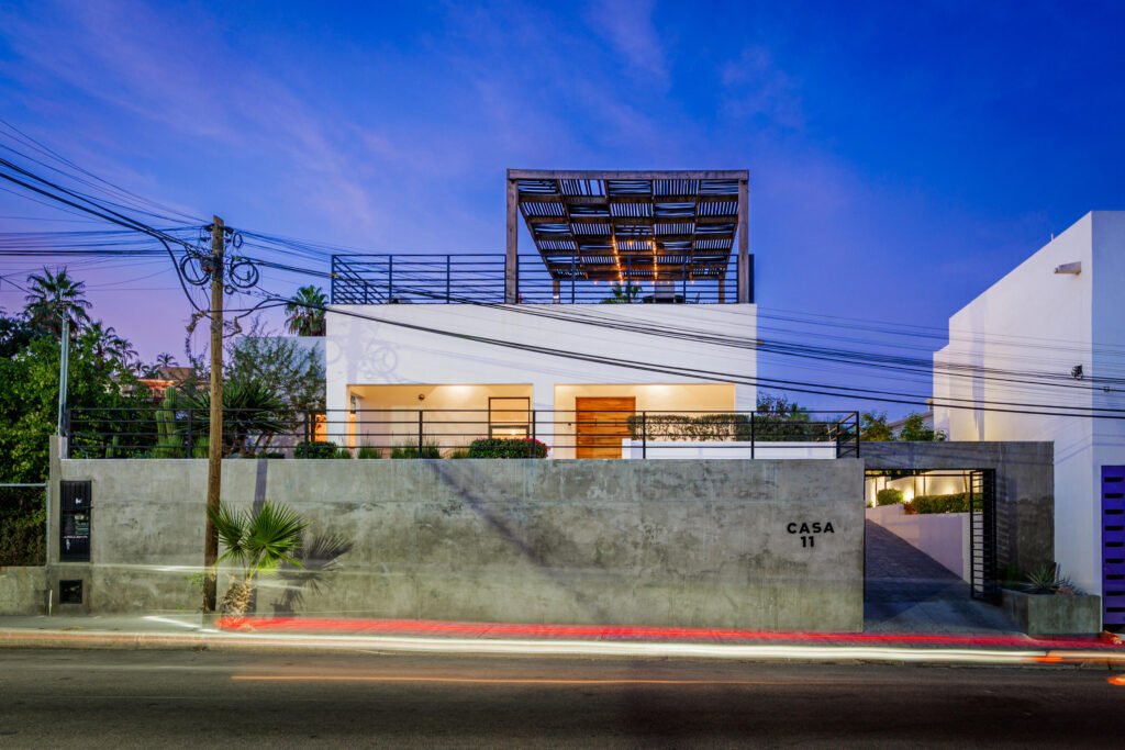 Los Cabos Cabo Del Mar Ecopark This modern-designed home stands out for its spacious areas, excellent layout, and full equipment, positioning itself as one of the most complete properties currently available within the development.The property combines functionality, comfort, and private outdoor spaces, making it ideal for those seeking a comfortable residence or an investment in a constantly growing area of Cabo San Lucas. – 11 C. Valerio González, San Jose del Cabo, BS