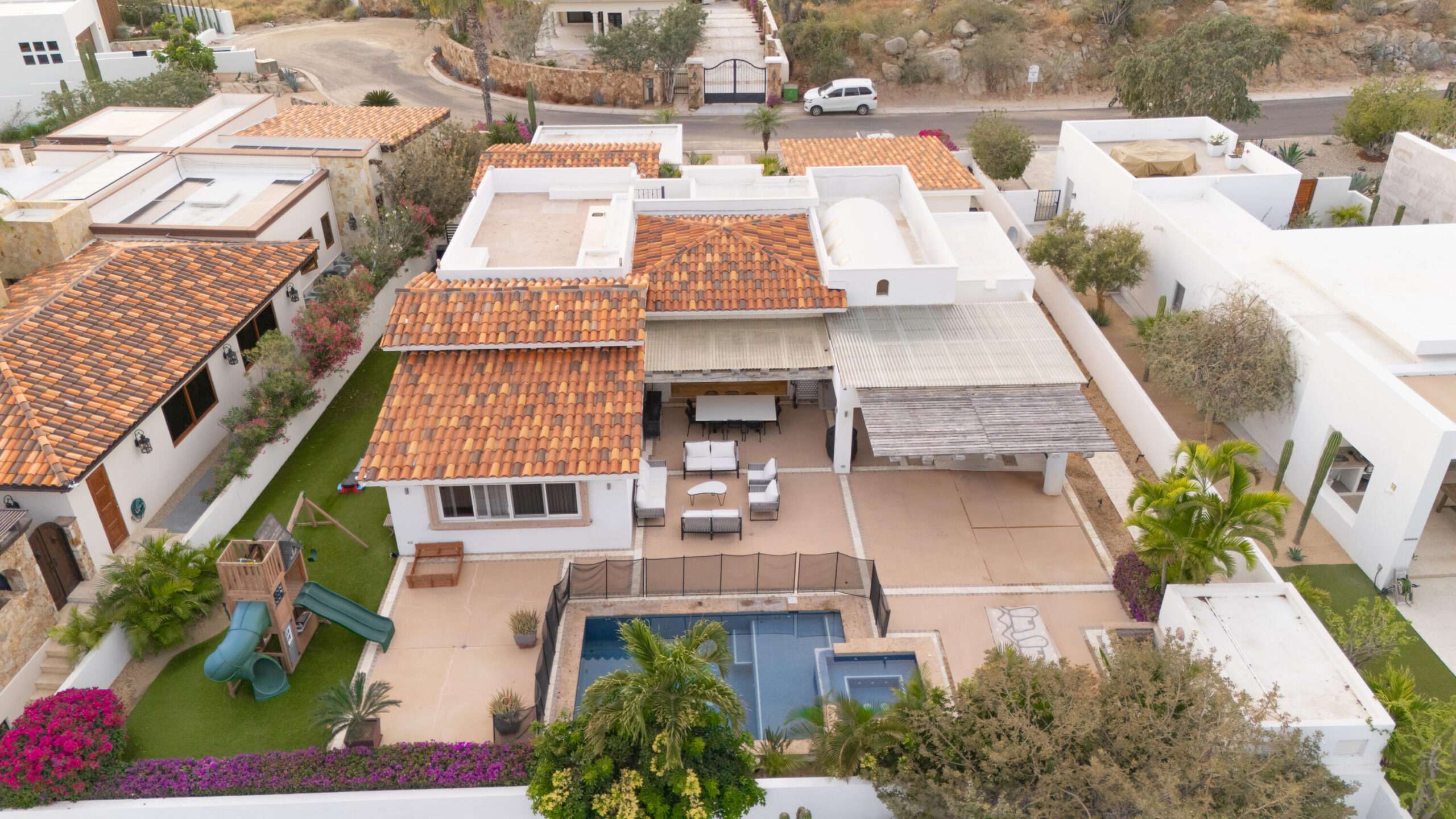 Los Cabos Lienzo Charro Experience coastal luxury in this contemporary home at next Quivira Golf Club, Los Cabos. Enjoy your private pool, beautiful garden, and spacious terrace under the Baja California sun.Just 35 minutes from Los Cabos International Airport, 12 minutes from local amenities, and a 5-minute walk to the beach. The community offers a golf club, exclusive amenities, and easy access to shopping.Parking for 2 vehiclesNatural materials facade blending with the landscapeTotal area: 455 mΒ² (315 mΒ² living, 300 mΒ² gardens)Luxurious interiors:Equipped kitchen with islandOpen concept with built-in furniture1 master and 3 secondary bedrooms, each with bath and walk-in closetAmple lighting throughoutExteriorsCovered terrace with golf course for sale