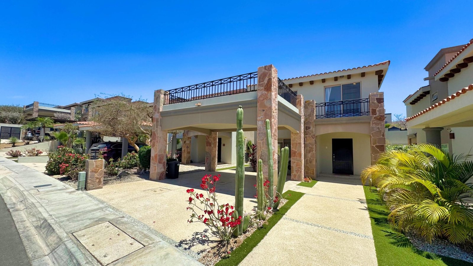 Los Cabos Terranova Beautiful turnkey two-story corner home located in the gated community of Terranova Residencial. The main level offers an inviting living and dining area, a kitchen with granite countertops and pantry. Also a flex room ideal as a guest bedroom or home office.The second level features three bedrooms, including a spacious primary suite with walk-in closet, bathtub, and double vanity, plus two additional bedrooms connected by a Jack-and-Jill bathroom.Enjoy a private backyard with an 80 m² garden, swimming pool, and BBQ area, perfect for entertaining. The rooftop terrace with pergola and BBQ area offers beautiful sunset for sale
