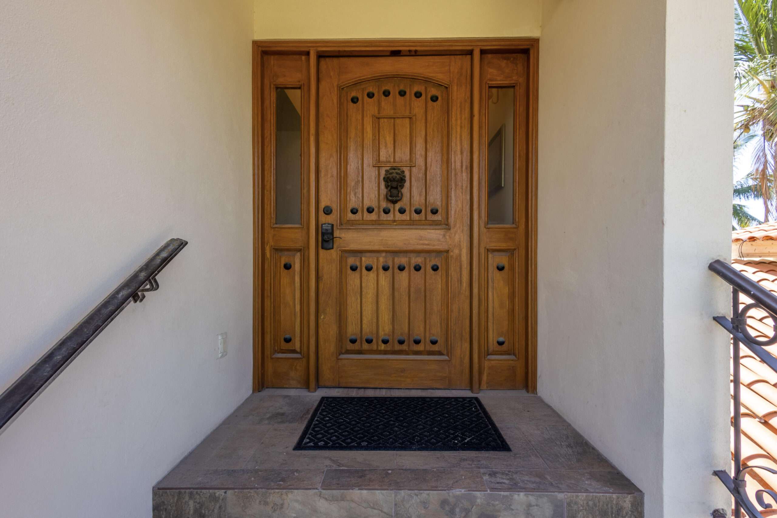 Los Cabos Pedregal Csl Discover Casa Rosa in the exclusive Pedregal of Cabo San Lucas! This cozy home has a proven rental history, ideal for investors or as a second home with high return potential. Its smart layout creates a warm, functional space to enjoy with family or friends. Includes a private room with full bath, perfect for guests or rental income. Located in a gated community with 24/7 security, tennis courts, spa, private beach access, and close to the marina, restaurants, and Cabo's vibrant nightlife. Features a beautiful private pool to enjoy the Los Cabos weather. Casa Rosa blends location, comfort, and profitability. for sale