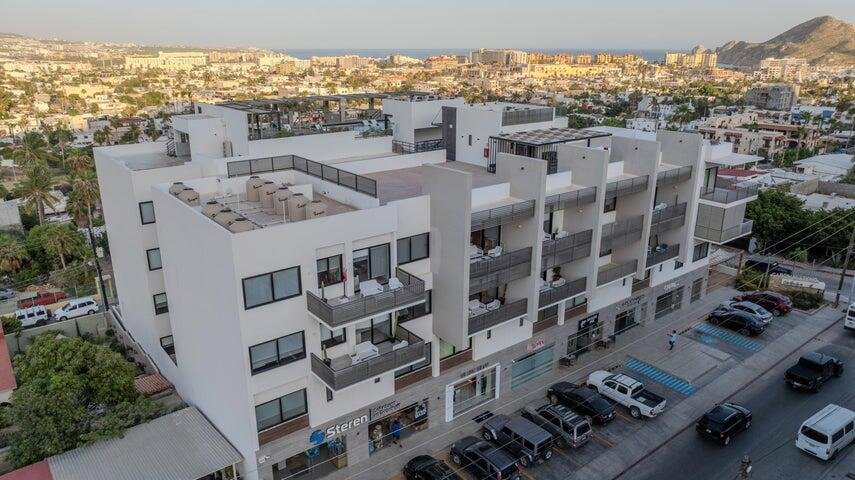 Los Cabos Cardinal Living Great investment - The Suite comes fully furnished ...Amazing Rental income history. Please, we need at least 24-48 hrs notice for a showing because the unit is rented most of the time. Thank you. for sale