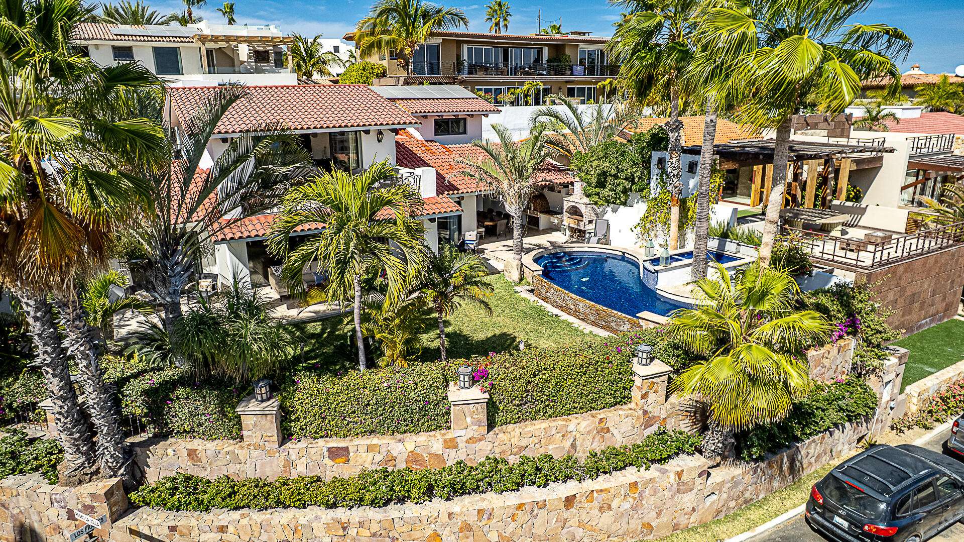 Los Cabos Cresta Del Mar Located on a Cul De sac - A luxurious 4 bed 4 and 2 half bath House with full casita that has a separate entrance and kitchen. Ocean for sale