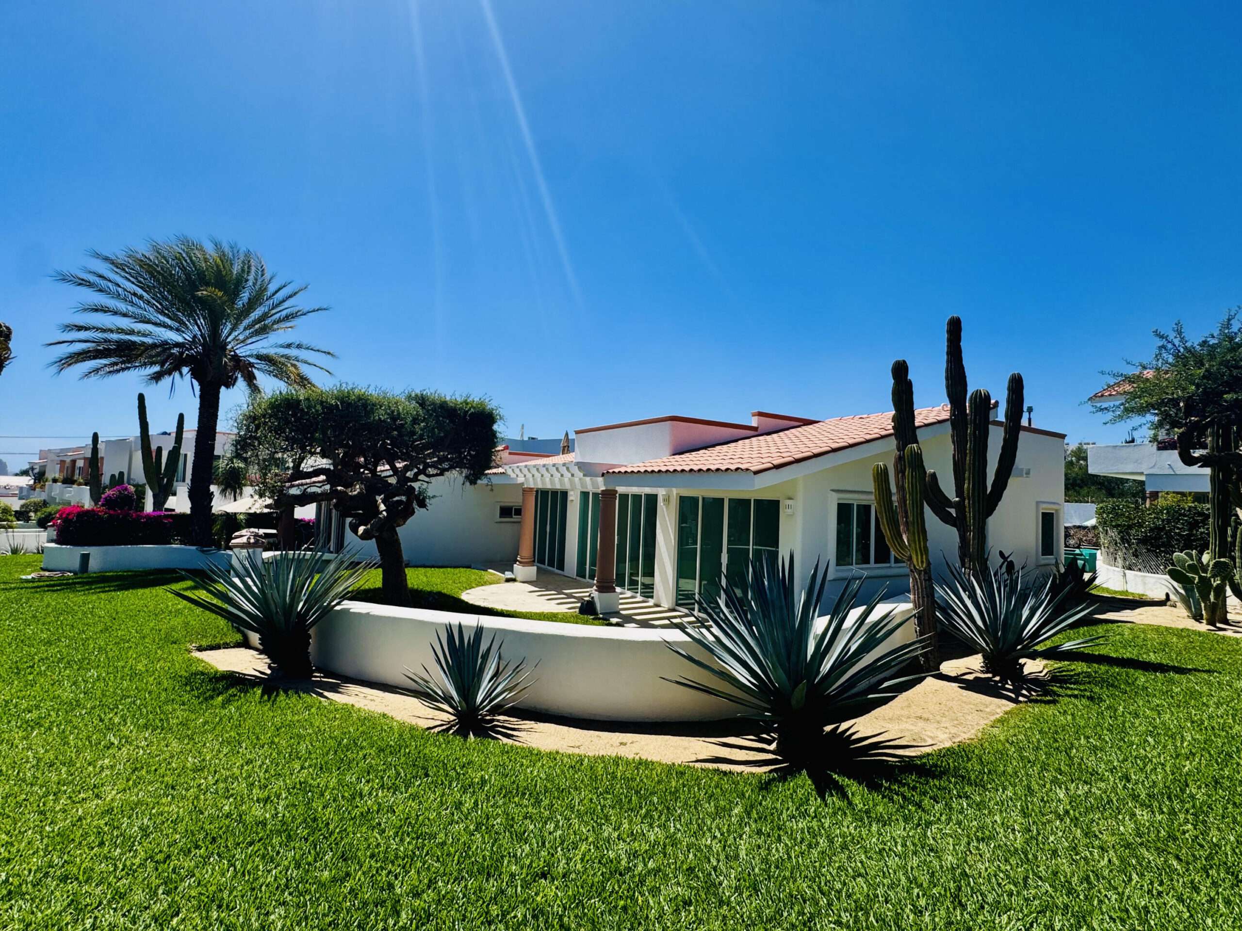 Los Cabos Camino Del Mar A unique opportunity to acquire a furnished home with 3 bedrooms, 2 and a ½ baths, 2 car garage, patio, and a rooftop with ocean, mountain and golf course for sale