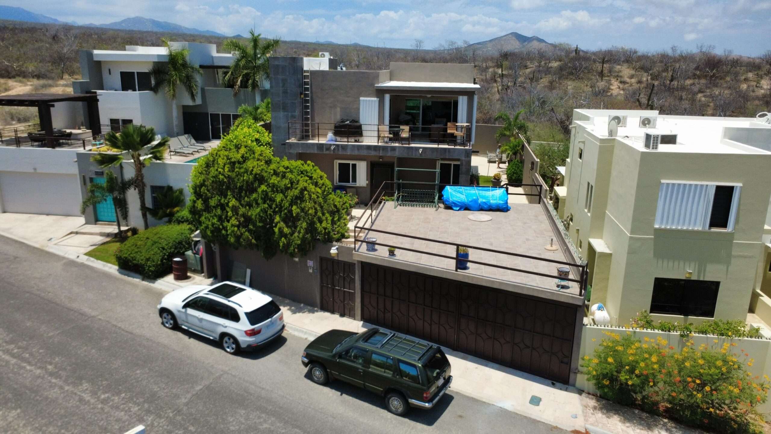 Los Cabos Cabo Bello Casa Granite, situated in the beachside gated community of Cabo Bello, brings together coastal living and everyday comfort just a short stroll from the swimmable beach. The main residence features three bedrooms and three bathrooms, of which two of these bedrooms are on a separate and private side of the house sharing an ocean for sale