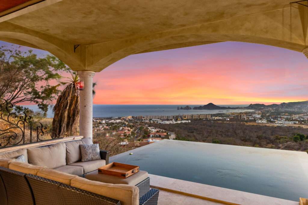 Los Cabos Cabo 10 Experience the perfect blend of luxury, comfort, and prime location in this beautifully designed 2-bedroom, 2-bathroom condo, ideally situated in the vibrant heart of Cabo San Lucas--just a few blocks from the Tourist Corridor and only 10 minutes from downtown. This spacious and stylish home-away-from-home features 2 inviting bedrooms, a bright open-concept living area with scenic – Flor de Betania, Cabo Corridor, BS