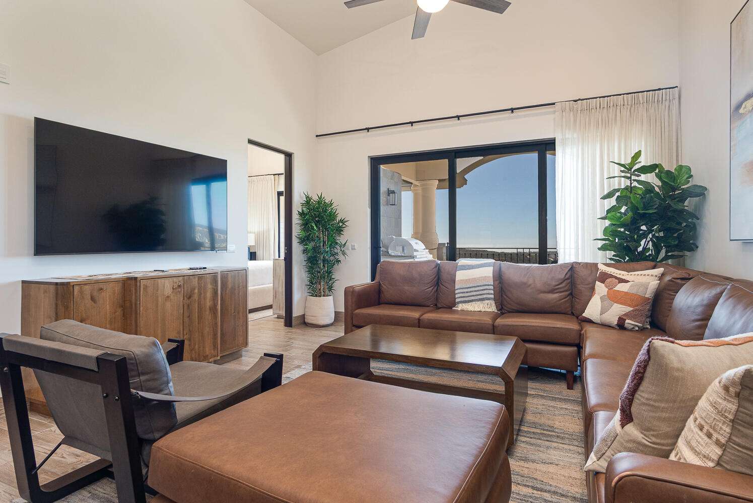 Los Cabos Alegranza This penthouse unit with its beautiful rooftop lounging area has spectacular ocean and estuary for sale