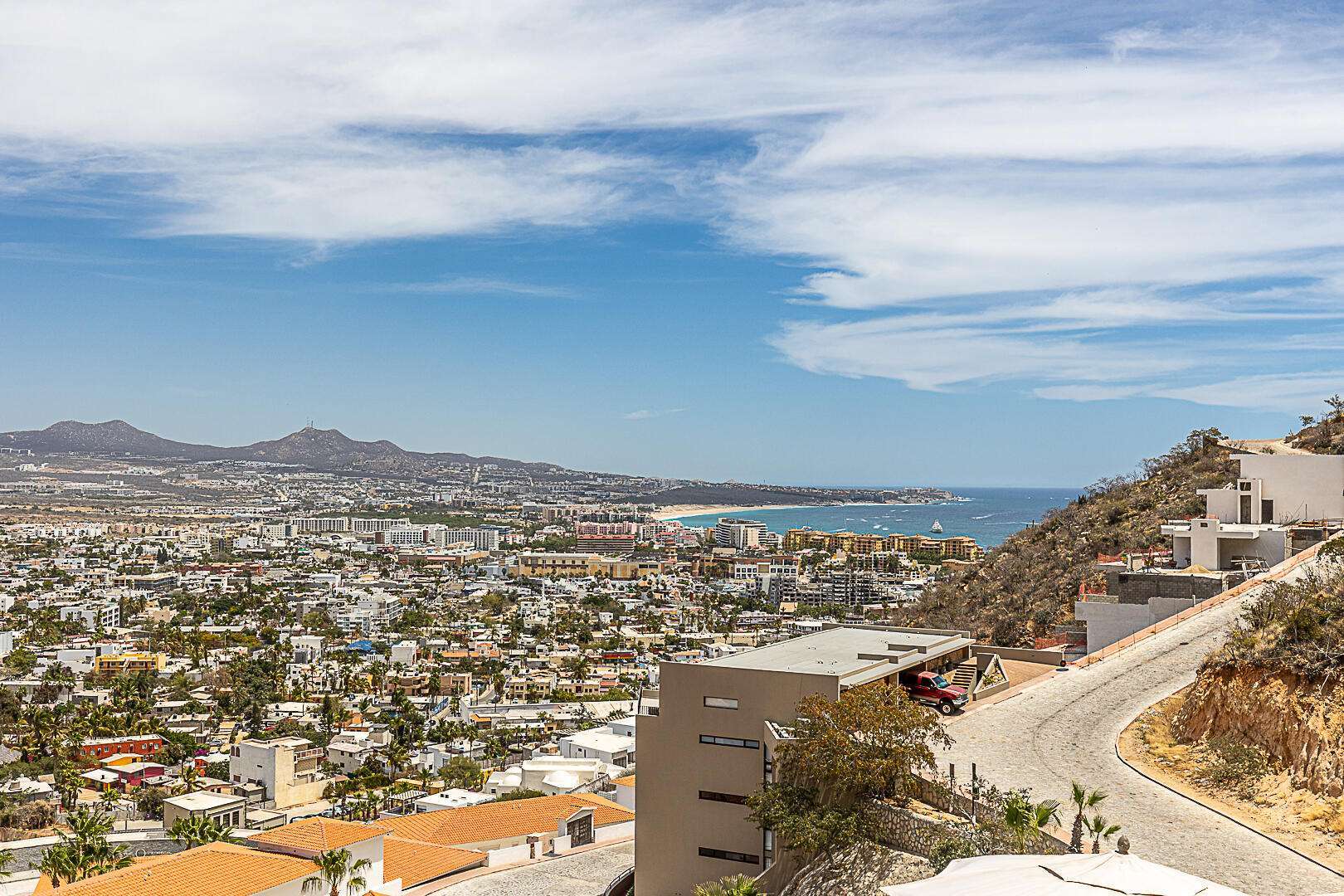 Los Cabos Brisas Del Tezal Ready for delivery! Brisas del Tezal third-floor condo whit ocean for sale