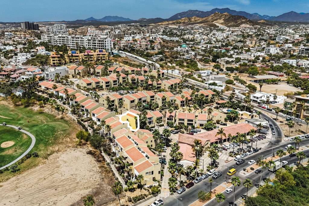 Los Cabos Laguna Vista Beautiful two-story condo featuring 2 bedrooms and 2 full bathrooms, ideally located just 10 min walk to the beach and within walking distance to downtown San Jose del Cabo, the Art District, shops and some of the area's best restaurants. This fully furnished condo is move-in ready and offers the perfect combination of comfort, convenience, and coastal living. – P.º Finisterra, San Jose del Cabo, BS