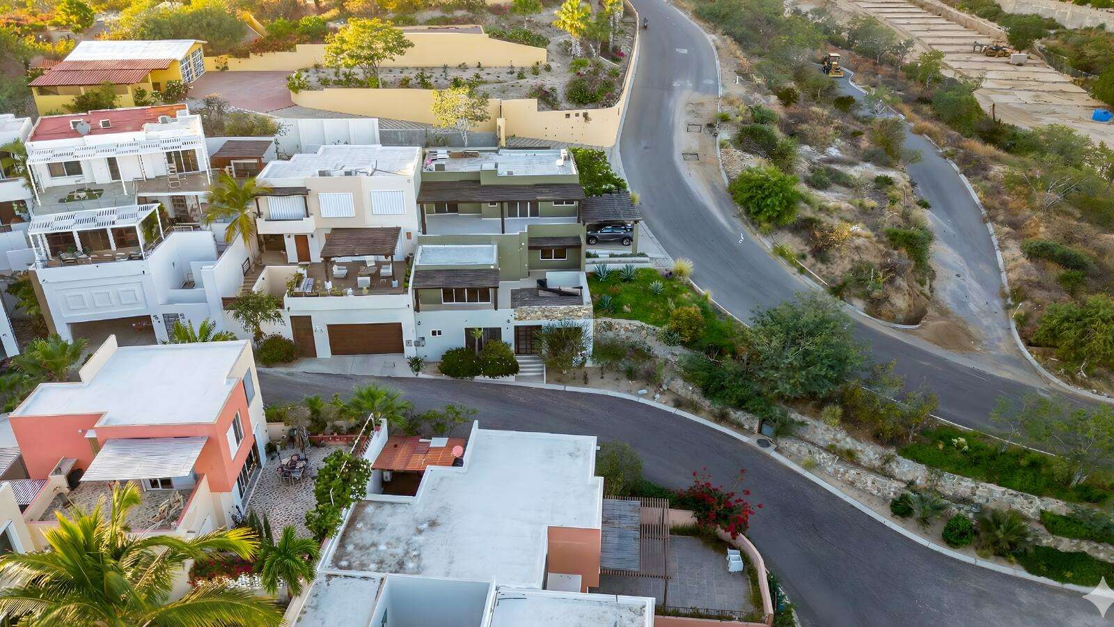 Los Cabos Toscana Residences Unique and Amazing NEW 4 Bedroom House in Toscana.95% completed, this house can be delivered on February 2026, Inlcudes all carpentry, kitchen with granite countertops, all appliances, inverter minisplits, washer and dryer, ceiling fans, 15,000lts cistern and 1 for sale