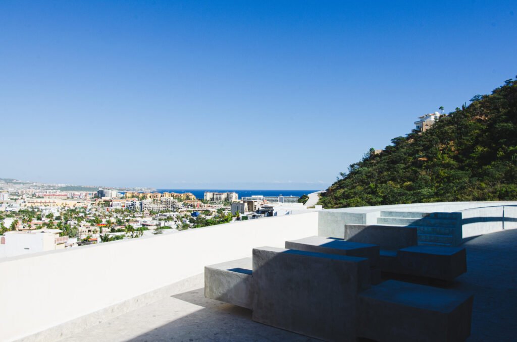 Los Cabos Residencial Coronado Location, Location, Location! Coronado Residence, ideally situated in San José del Cabo. This prime location offers unparalleled access to downtown San José del Cabo and the vibrant Art District, providing an exceptional environment for both living and working.Coronado Residence features a limited collection of 11 condominiums and 2 commercial spaces, ensuring a luxurious experience at a competitive price point. This a Penthouse 3-bedroom, layouts with corresponding 3 bathrooms, roof garden, open-concept kitchens equipped with high-quality appliances, and air conditioning for optimal comfort. Residents will also benefit from luxury amenities including a gated lobby with secure access, and a rooftop garden featuring an exclusive social area, jacuzzi, gym, and grill for alfresco enjoymen – THE O PEDREGAL NORTH TOWER, Cabo San Lucas, Cabo San Lucas, BS