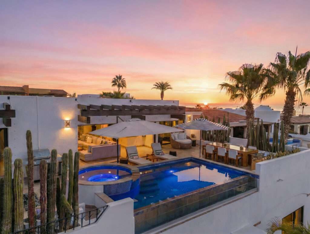 Los Cabos La Cima This is one of the most iconic residences set to define Club Campestre San José in 2026—a truly unrepeatable opportunity that simply has it all. Boasting over 700 m² of total construction and the finest ocean – Cresta Del Mar, Cabo Corridor, BS