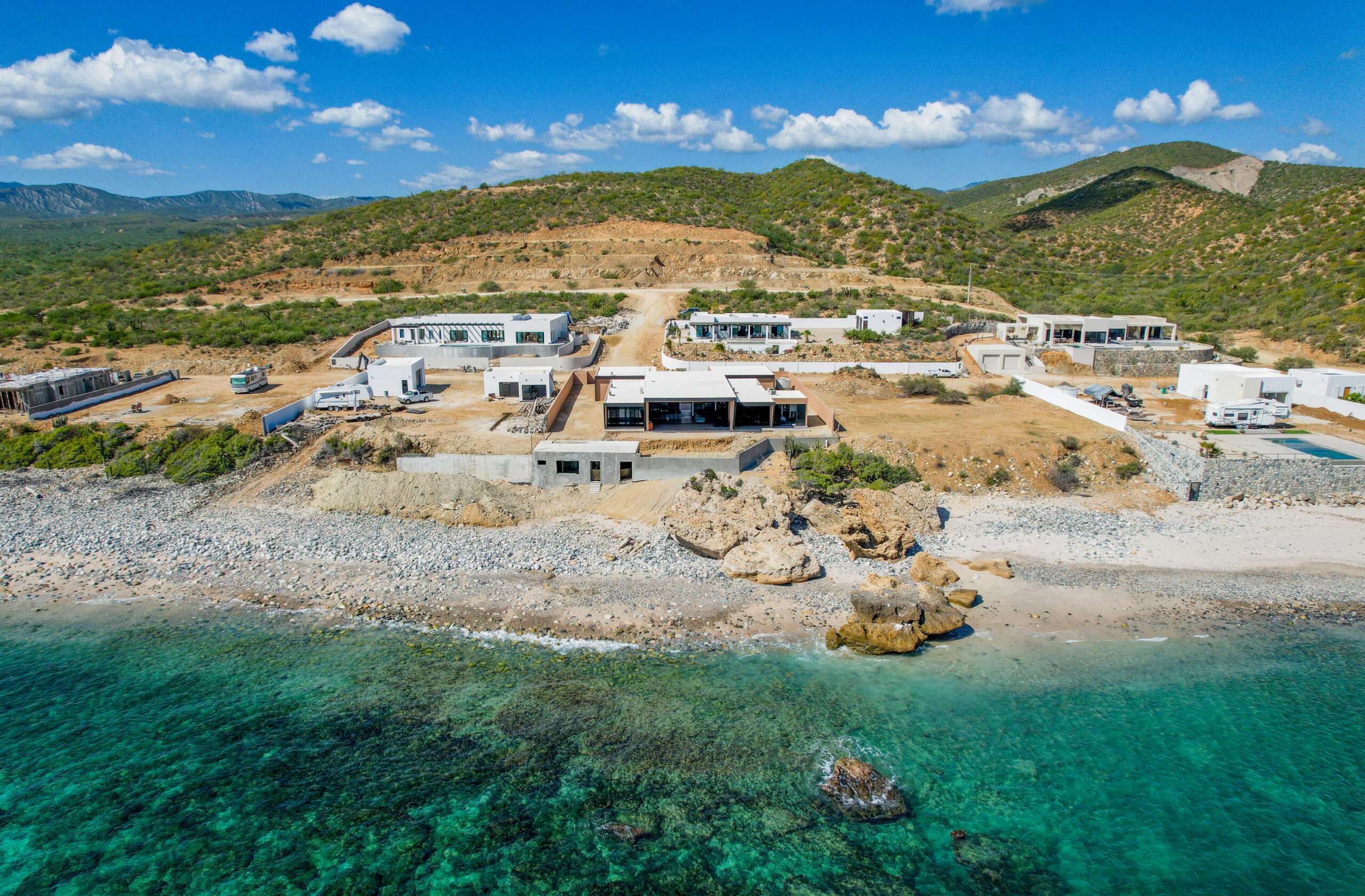 Los Cabos La Cima This is one of the most iconic residences set to define Club Campestre San José in 2026—a truly unrepeatable opportunity that simply has it all. Boasting over 700 m² of total construction and the finest ocean for sale