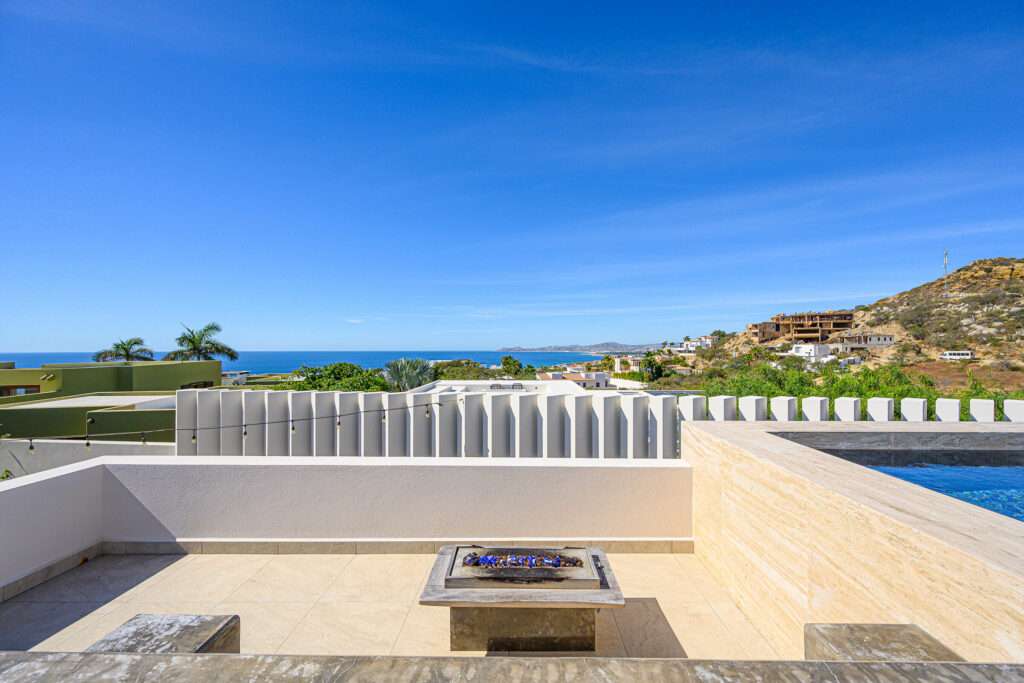 Los Cabos Laguna Hills Located within the gated community of Laguna Hills, this thoughtfully designed single-level residence offers effortless living with elevated indoor-outdoor flow and expansive mountain – Lote 129, San Jose del Cabo, BS