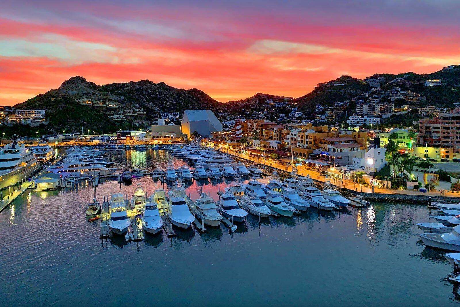 Los Cabos Csl Near Bch &Mar:Gen This is one of the nicest condos you'll see on the market. Five min. away from the Marina and close to El Pedregal. The upgrades, furnishings, and artwork alone are valued at over for sale
