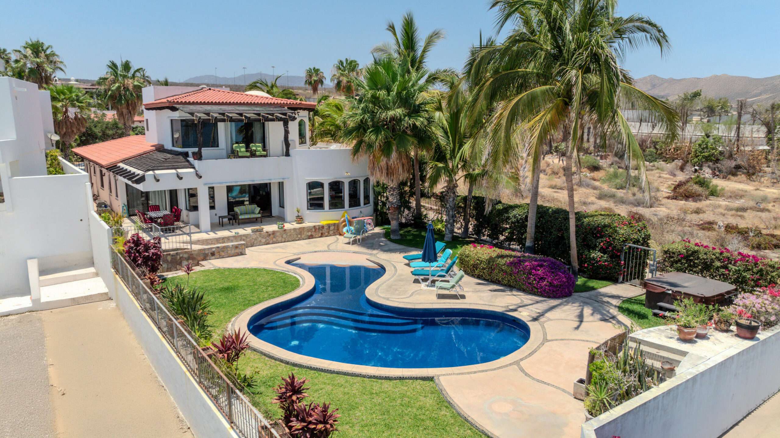 Los Cabos La Cima This is one of the most iconic residences set to define Club Campestre San José in 2026—a truly unrepeatable opportunity that simply has it all. Boasting over 700 m² of total construction and the finest ocean for sale