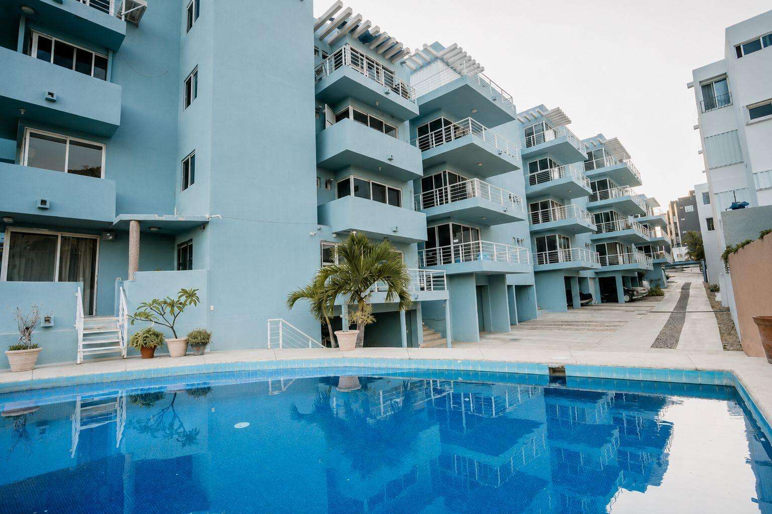 Los Cabos Villa Cabo Sur Villa Cabo Sur | Cabo San LucasTwo bedrooms, studio alcove, and smart single-level layouts designed for real life. Perfect for first-time buyers, rental investors, or anyone ready for a low-maintenance lifestyle in Los Cabos.Elevator, covered parking, and full access to all Villa Cabo Sur amenities included -- no compromises.One decision. The complete package: comfort, services, and long-term appreciation in one of Cabo's most sought-after communities. Villa Cabo Sur | Cabo San LucasDos recámaras, estudio alcoba y espacios bien resueltos en un solo nivel. Ideal para primer hogar, propiedad de renta o vivir cómodo sin dedicar fines de semana enteros al mantenimiento.Elevador, estacionamiento y acceso a todas las amenidades de la Villa incluidos, sin concesiones.Una decisión. El paquete completo: comodidad, servicios y plusvalía en una de las comunidades más cotizadas de Los Cabos. – 1918 C. Sierra Madre, El Progreso, Cabo San Lucas, BS