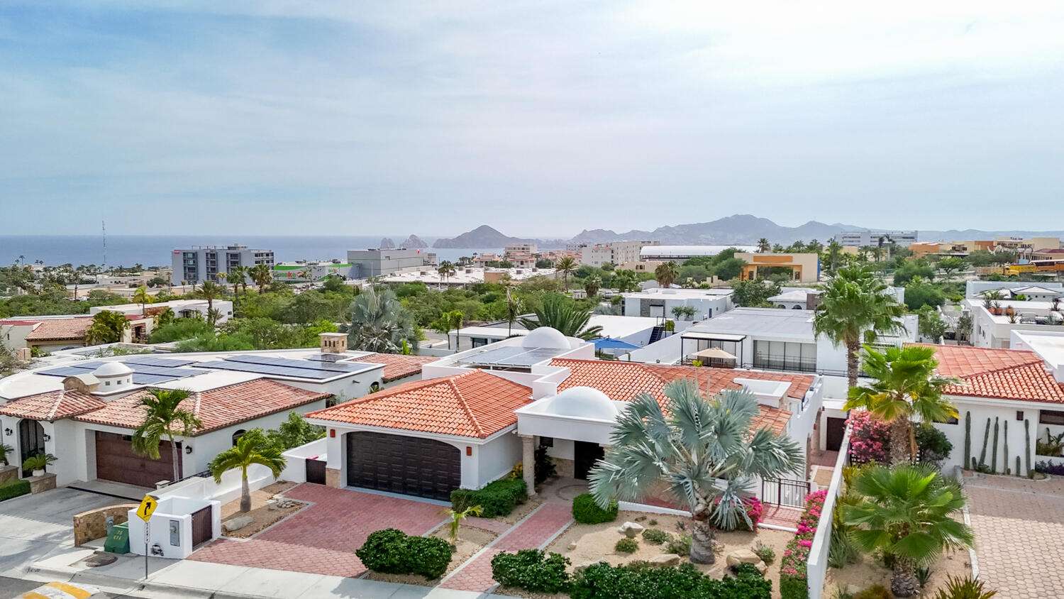 Los Cabos Cresta Del Mar Located on a Cul De sac - A luxurious 4 bed 4 and 2 half bath House with full casita that has a separate entrance and kitchen. Ocean – 450 Cam. Del Sol, Cabo San Lucas, BS